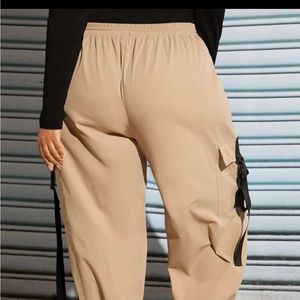 Elastic cargo pants